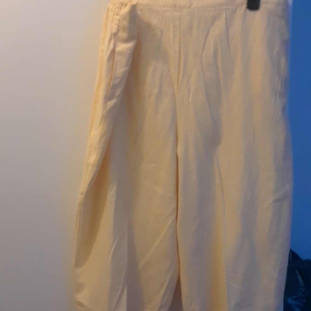 Ladies Beautiful Capris